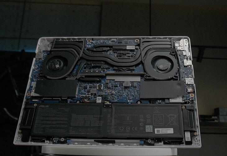 AMD銳龍AI 9領銜，2.5K 165Hz電競屏加持 華碩天選Air全線拉滿的次世代游戲本